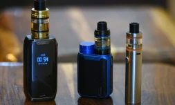 Des cigarettes électroniques en présentation dans un magasin de New Delhi, le 18 septembre 2019