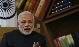 Le premier ministre Narendra Modi lors d'une rencontre avec le chef de l'exécutif afghan Abdullah Abdullah, le 25 décembre 2015 à Kaboul 