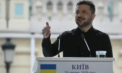 Le président ukrainien Volodymyr Zelensky lors d'une conférence de presse à Kiev le 25 août 2025.