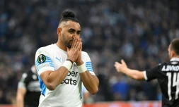 Le milieu de terrain de Marseille Dimitri Payet, après une occasion manquée face au PAOK Salonique, lors du quart de finale aller de la Ligue Europa Conférence, le 7 avril 2022 au Stade Vélodrome