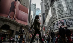 Une rue du quartier d'affaires de Hong Kong, le 25 février 2015