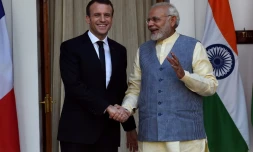 Le président Emmanuel Macron et le Premier ministre Narendra Modi (d), le 10 mars 2018 à New Delhi