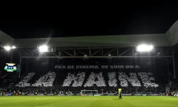 "Pas de cinéma, ce soir on a la haine", message brandi par des supporters de Saint-Etienne lors du derby face à Lyon, le 5 novembre 2017 à Geoffroy-Guichard
