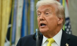 Le président américain Donald Trump dans le Bureau ovale de la Maison Blanche, le 15 octobre 2025 à Washington