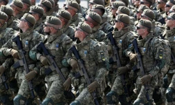 Des militaires ukrainiens paradent lors du 30e anniversaire de l'indépendance de cette ex-république soviétique, le 24 août 2021 à Kiev