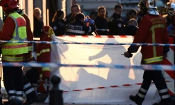 Des policiers et des équipes de secours sur les lieux d'une agression à l'arme blanche sur la Canebière, le 19 février 2019 à Marseille