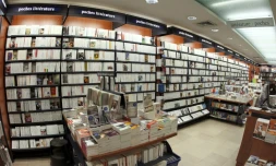 Joël Dicker, le collectif de l'Ajar, Fanny Wobmann et Joseph Incardono, autant d'auteurs incarnant la nouvelle vitalité de la littérature suisse