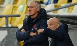 Guy Stephan, l'entraîneur-adjoint du sélectionneur de l'équipe de France Didier Deschamps, lors du match contre l'Ukraine, le 4 septembre 2021 au Stade de France, comptant pour les éliminatoires de la Coupe du monde 2022 au Qatar