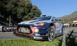 Le Belge Thierry Neuville au volant de sa Hyundai i20, lors de la 2e journée du Tour de Corse, le 8 avril 2017 à Barchetta