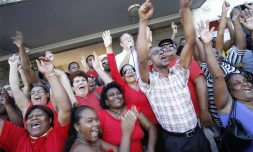 Mercredi 12 mai 2010 - Saint-Louis - Les employés municipaux de Saint-Louis en grève