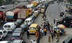 Embouteillage à Lagos alors que les activités commerciales reprennent, le 4 mai 2020
