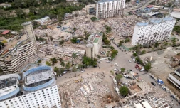 Vue aérienne de bâtiments détruits à Caraballeda, dans l'Etat de La Guaira, le 6 juillet 2026 au Venezuela