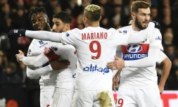 Les joueurs de Lyon se congratulent après un but de Nabil Fekir, le 17 janvier 2018 à Guingamp