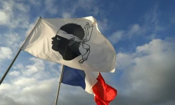 Par la voix d'hommes en armes, le groupuscule clandestin indépendantiste corse FLNC-UC a vivement rejeté l'autonomie actuellement en discussion pour l'île
