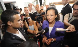 Jeudi 20 mai 2010 - 

Marie-Luce Penchard rencontre les profs mutés en métropole (Photo : Fabrice Wislez pour Imaz Press)