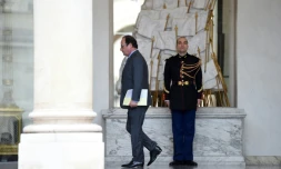 Le président François Hollande à l'issue du conseil des ministres le 16 décembre 2015 à l'Elysée à Paris