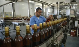 Dans une distillerie de rhum, à San Jose de las Lajas, à Cuba, le 15 mars 2018