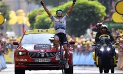 L'Italien Matteo Trentin remporte en solitaire la 17e étape du Tour de France, le 24 juillet 2019 à Gap