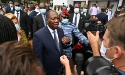 Le président ivoirien Alassane Ouattara dans son bureau de vote à Abidjan lors de la présidentielle du 31 octobre