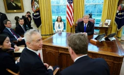 Donald Trump face au vice-Premier ministre chinois Liu He, le 22 février 2019 à la Maison Blanche 