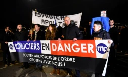 Manifestation de policiers protestant contre les attaques contre les forces de l'ordre et demandant plus de moyens à Paris le 13 décembre 2016