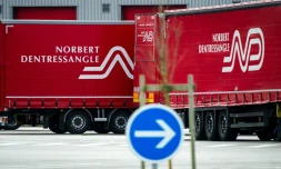 Les camions du transporteur Norbert Dentressangle près du port de Calais, le 29 avril 2015