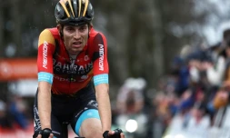 Le Suisse Gino MÀder sur une étape de Paris - Nice, le 8 mars 2023 à La Loge des Gardes