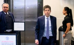 Le PDG d'OpenAI, Sam Altman, arrive au tribunal fédéral d'Oakland pour le procès intenté par Elon Musk contre OpenAI, le 12 mai 2026 en Californie