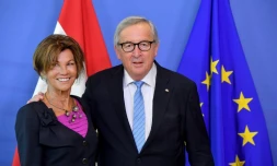 La chancelière autrichienne par intérim Brigitte Bierlein et le président de la Commission européenne Jean-Claude Juncker, le 20 juin 2019 à Bruxelles