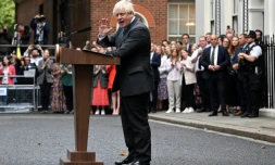 Le Premier ministre britannique sortant Boris Johnson lors d'un discours devant le Downing Street, avant de présenter sa démission à la reine Elizabeth II, le 6 septembre 2022 à Londres