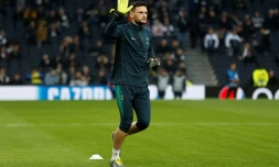 Le gardien de Tottenham Hugo Lloris à l'échauffement avant un match contre Manchester City, le 9 avril 2019 à Londres