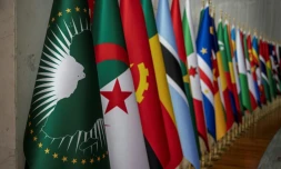 Vue générale des drapeaux de l'Union africaine (UA) et de ses pays membres au siège de l'UA, le 15 février 2024 à Addis Abeba