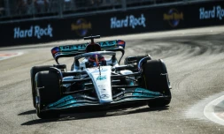 Le pilote britannique de Mercedes, George Russell, pendant la deuxième séance d'essais du Grand Prix de Formule 1 de Miami, en Floride, le 6 mai 2022
