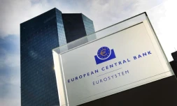 Face au cataclysme Ă©conomique dĂ©clenchĂ© par la pandĂ©mie de coronavirus, la Banque centrale europĂ©enne s'est dite "prĂȘte" jeudi Ă renforcer son programme d'urgence et le prolonger au-delĂ de la fin 2020