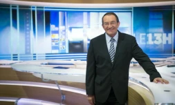 Le présentateur Jean-Pierre Pernaut dans le studio de TF1 à Boulogne-Billancourt, le 12 février 2015