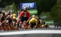 La Danoise Cecilie Uttrup Ludwig s'impose devant la maillot jaune, la Néerlandaise Marianne Vos, lors de la 3e étape du Tour de France Femmes, disputée entre Reims et Epernay, le 26 juillet 2022
