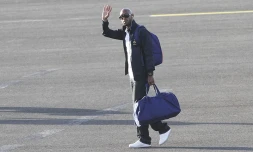 Mardi 1er juin 2010 - Aéroport de Pierrefonds - Saint-Pierre - L'équipe de France de football arrive à La Réunion sur la photo Nicolas Anelka