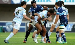 L'ailier Teddy Thomas (balle en main) avec le Racing 92, en déplacement à Montpellier, le 22 avril 2017