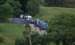 Des gendarmes près du lieu où un corps a été découvert lors des recherches pour retrouver la collégienne Lyhanna, portée disparue, le 4 juin 2026 près de Puycasquier, dans le Gers