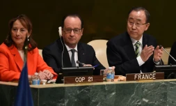 Ségolène Royal (g), François Hollande (c) et Ban Ki-moon, lors de la cérémonie de signature de l'accord de Paris, à New York le 22 avril 2016