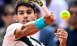 L'Espagnol Carlos Alcaraz lors de la finale de Roland-Garros contre l'Italien Jannik Sinner, le 8 juin 2025 à Paris