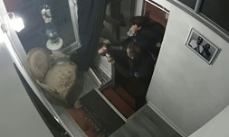Capture d'écran de la vidéosurveillance de l'interpellation de Michel Zecler par des policiers à Paris le 27 novembre 2020