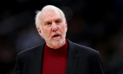 L'entraĂźneur des Spurs de San Antonio Gregg Popovich lors d'une rencontre NBA contre les Washington Wizards le 20 novembre 2019 Ă Washington DC.