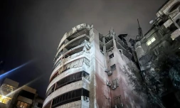 Un bâtiment endommagé après une frappe israélienne au sud de Beyrouth, le 1er avril 2025