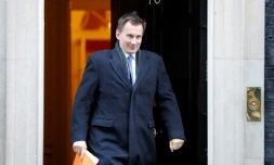 Le ministre britannique des Affaires étrangères Jeremy Hunt sort du 10 Downing Street, le 22 janvier 2019 à Londres