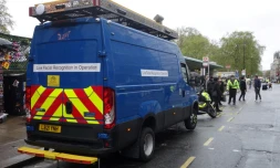Un van de la police londonienne avec des caméras de reconnaissance faciale en temps réel déployé dans les rues de Londres lors du couronnement du roi Charles III le 6 mai 2023