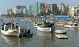 Les rives de Bombay sont aussi le lieu de vie et de travail des pêcheurs de la communauté Koli, ici le 4 janvier 2017