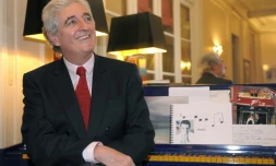 Jean-Louis Dabadie dans son appartment parisien le 10 mars 2009, deux jours avant son admission à l'Académie française