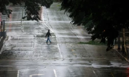 Dans le Central business district de Brisbane, le 8 mars 2025, pendant que le cyclone Alfred traverse la côte sud-est du Queensland