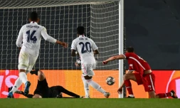 Le Brésilien Vinicius Jr crucifie la défense de Liverpool pour le 3e but du Real Madrid en quart de finale de C1 au stade Alfredo di Stefano, le 6 avril 2021